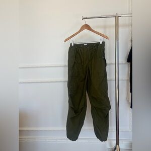 Aritzia TNA cargo pants - XXS